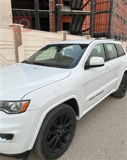 جیپ گراند شیرۆکی